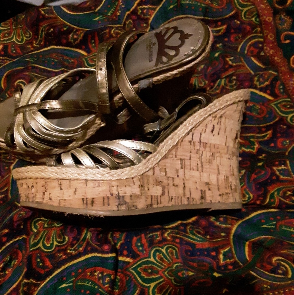 3/$15 sale Cute wedges